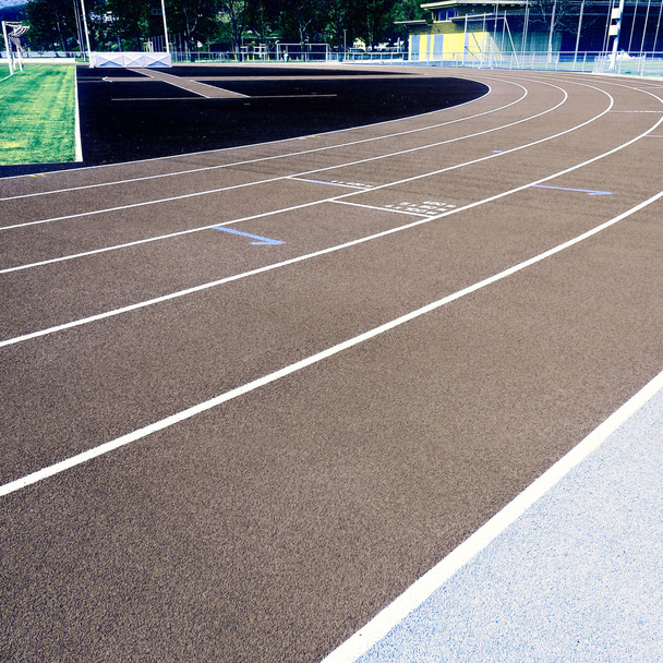 Running tracks op het stadion - Foto, afbeelding