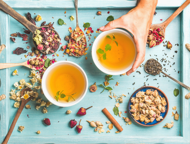 Two cups of healthy herbal tea  - Foto, Imagem