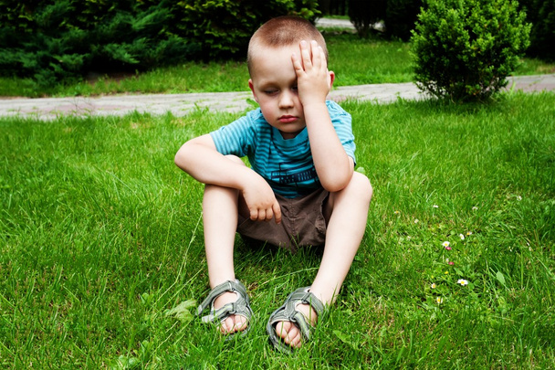 Беспомощный мальчик
 - Фото, изображение