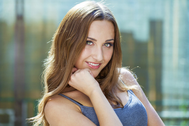 Portrait of beautiful young happy woman  - Foto, afbeelding