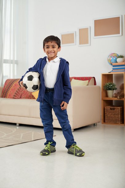 küçük futbol oyuncusu - Fotoğraf, Görsel