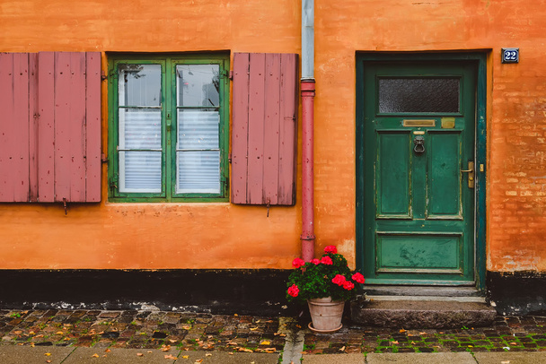  Green Windows and Red Flower Pot - Fotoğraf, Görsel