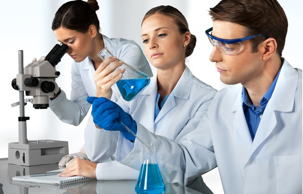  vědci pracující v laboratoři - Fotografie, Obrázek