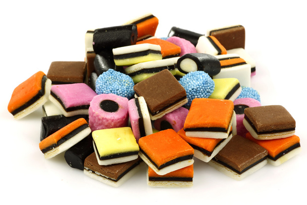 Bando de alcaçuz doce, saboroso e colorido de todos os tipos
 - Foto, Imagem