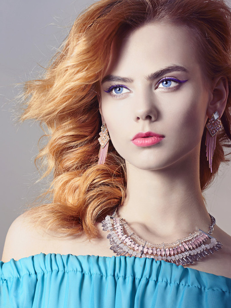 model girl with makeup with jewelry - Foto, imagen