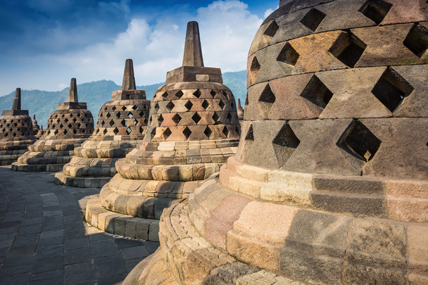 Endonezya 'nın Java adasındaki Yogyakarta yakınlarındaki Borobudur tapınağı - Fotoğraf, Görsel