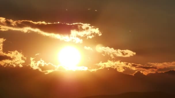 Auringonlaskun aikajänne
 - Materiaali, video