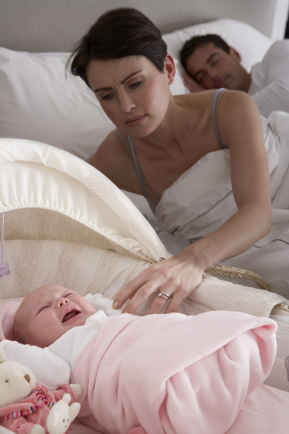 Newborn Baby Crying In Cot In Parents Bedroom - Zdjęcie, obraz