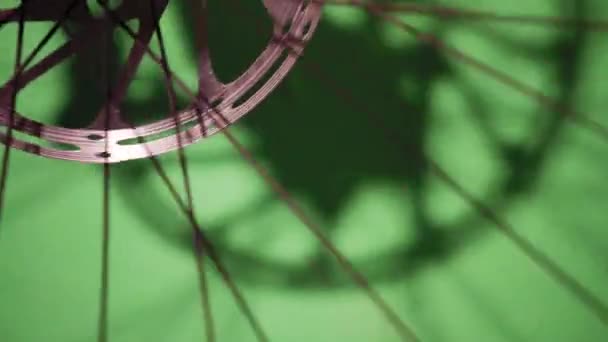Vértes Kerékpár fék lemez rotaring, ijesztő mély árnyék. - Felvétel, videó