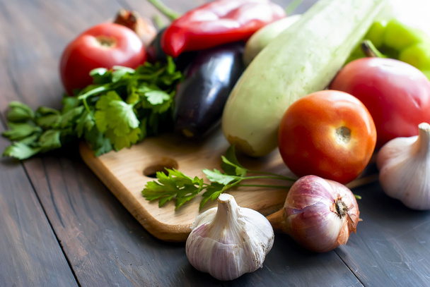 Vegyes friss zöldségek ratatu - paprika, padlizsán, cukkini,  - Fotó, kép
