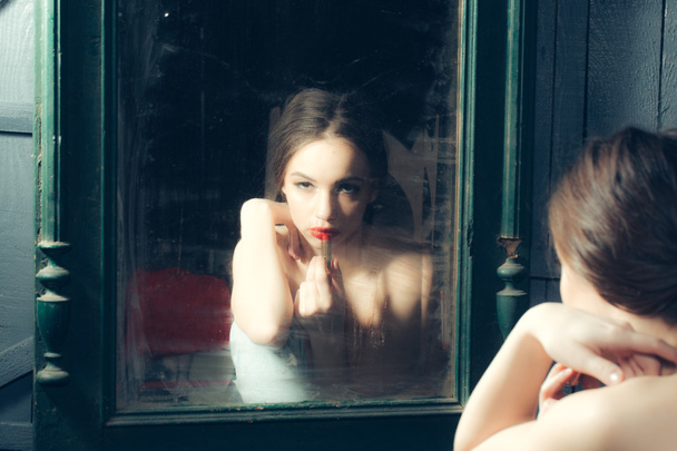 Sensual girl near mirror - Zdjęcie, obraz