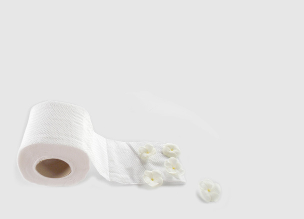 Красива біла квітка гарденії
 - Фото, зображення
