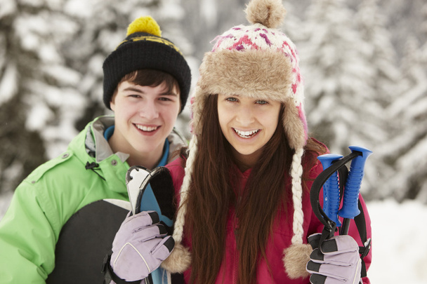 Two Teenagers On Ski Holiday In Mountains - Φωτογραφία, εικόνα