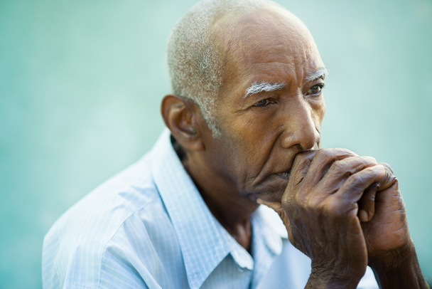 Портрет сумного лисий старший чоловік
 - Фото, зображення