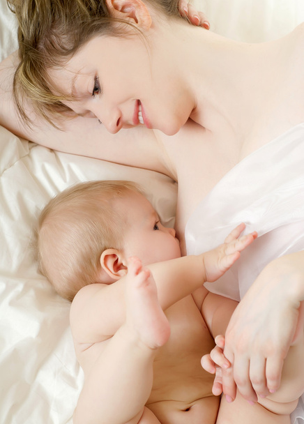 Mother breast feeding her infant - Foto, Imagem