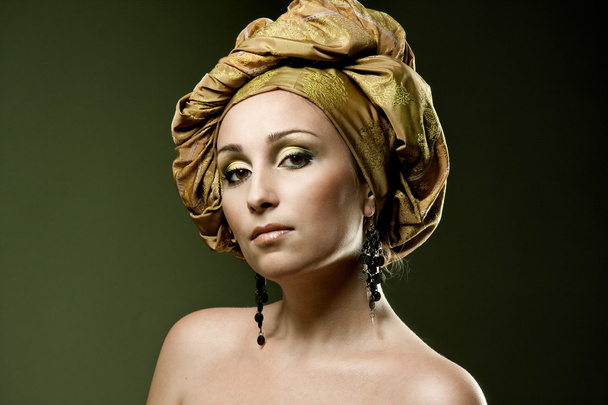 Closeup fashion studio portrait - Valokuva, kuva