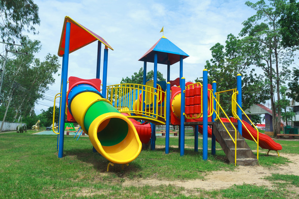 детская площадка в общественном парке
 . - Фото, изображение