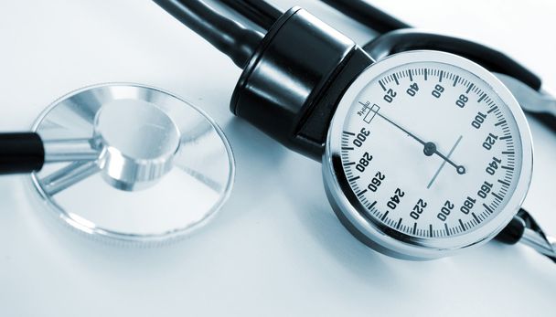 Esfigmomanômetro estetoscópio medidor de pressão arterial ferramenta médica
 - Foto, Imagem