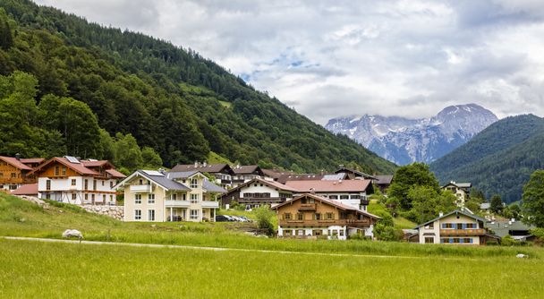 case e case nella campagna di Berchtesgaden
 - Foto, immagini