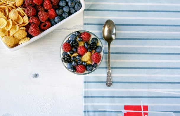 Light summer dessert for breakfast or a snack - Foto, imagen