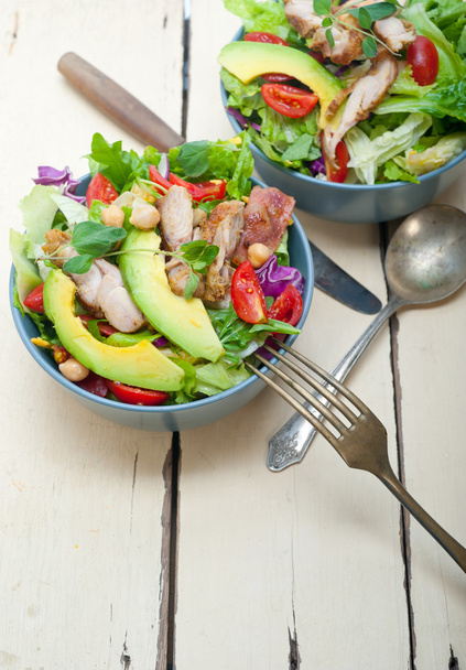 Tavuk avokado salatası  - Fotoğraf, Görsel