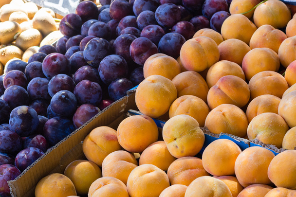 pêssego e outros frutos
 - Foto, Imagem