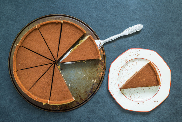 dark chocolate tort perfectly sliced - Foto, imagen