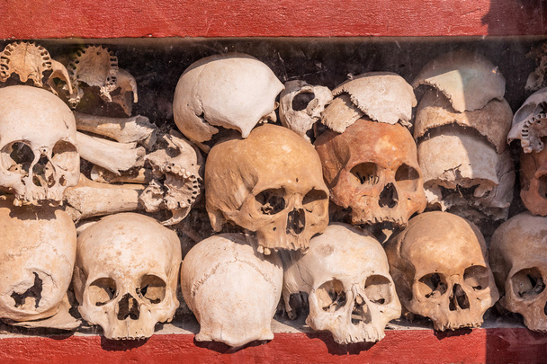 Cölöp-ból emberi koponyák. - Fotó, kép