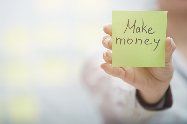 Sticky note with Make money text - 写真・画像