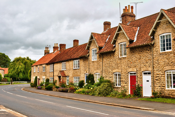 Linha pitoresca de casas de aldeia inglesas
 - Foto, Imagem