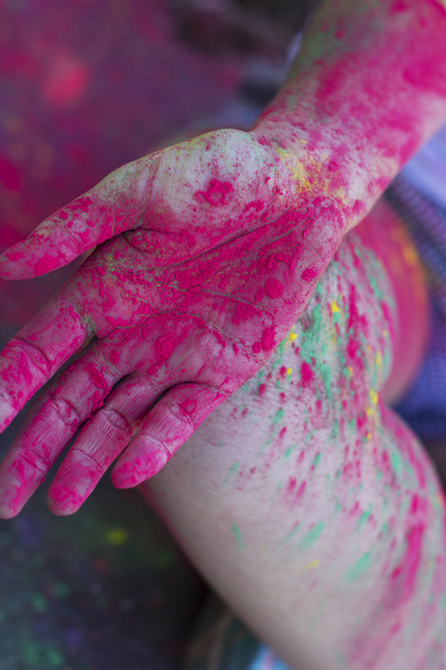 Nainen käsi peitetty kuiva maali
 - Valokuva, kuva