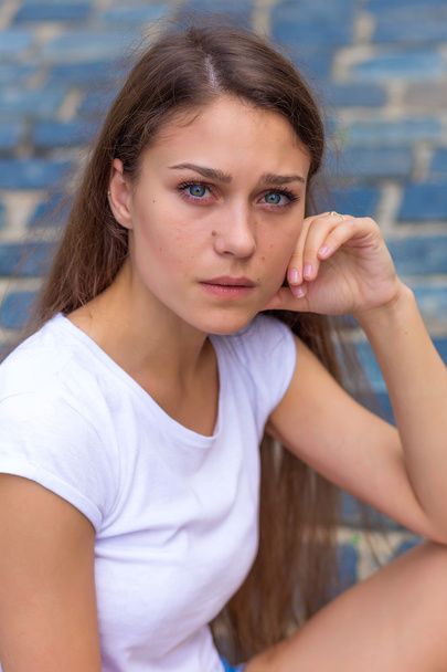 portrait of a beautiful girl outdoors in summer - Zdjęcie, obraz