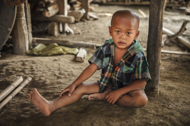Landelijke leven van kinderen van Myanmar - Foto, afbeelding