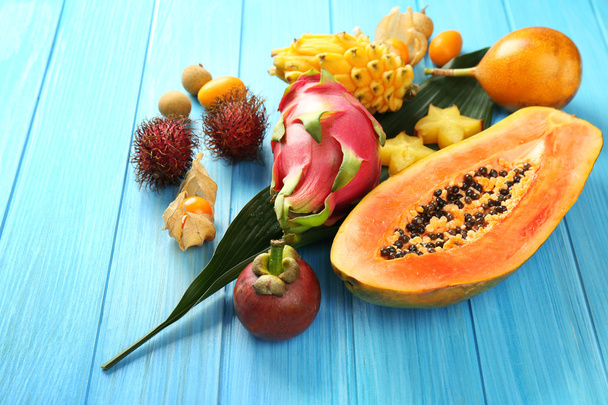 Juicy exotic fruits  - Foto, Bild