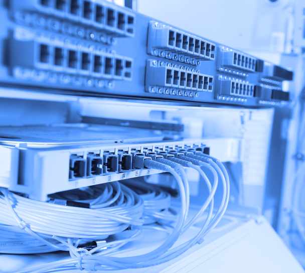 Kommunikations- und Internet-Netzwerk-Serverraum - Foto, Bild