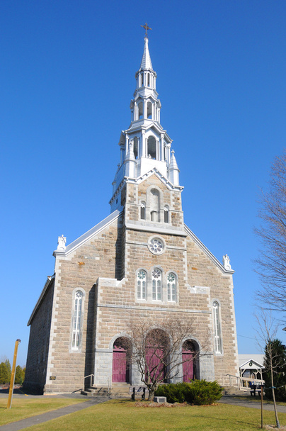 Католическая церковь весной, Бром, Квебек, Канада - Фото, изображение
