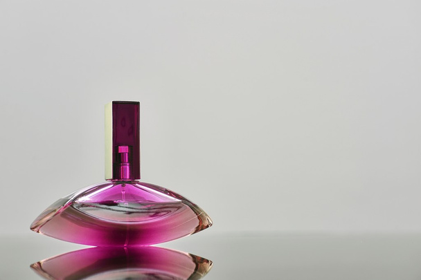 Damskie perfumy butelki - Zdjęcie, obraz
