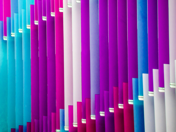 багато фіолетових акрилових листів інтер'єр зовні
 - Фото, зображення