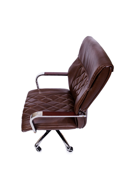 Hnědá kožená kancelářská židle izolované na bílém - Fotografie, Obrázek