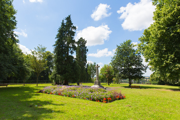 Πάρκου και μνημείου κήπους μνημόσυνο κήπο Ross-on-Wye Herefordshire Αγγλία Uk απασχολημένος αγορά πόλη βρίσκεται στο του Wye River και στην άκρη του Forest of Dean  - Φωτογραφία, εικόνα