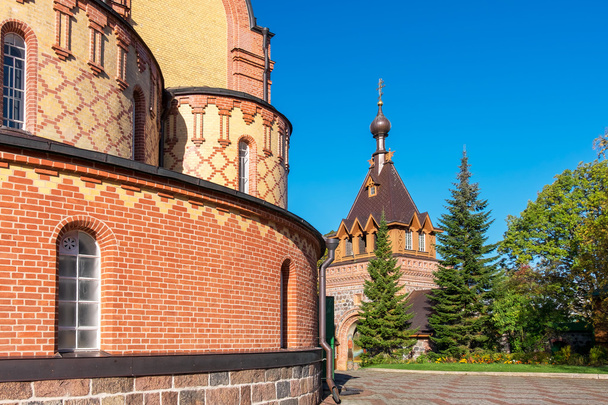 Cortile interno del convento di Kuremae Dormition. Estonia, UE
 - Foto, immagini