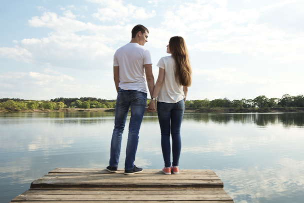 Incredibly gentle love story on the bank of the lake - Φωτογραφία, εικόνα