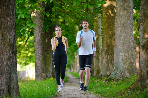 Young couple jogging - Foto, immagini