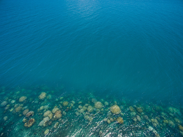 the surface of the water, turquoise in color with bird's eye - Zdjęcie, obraz