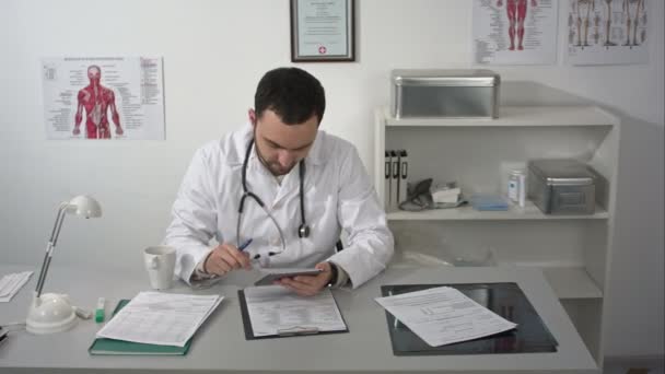 timelaps day of doctor in his workplace - Filmati, video