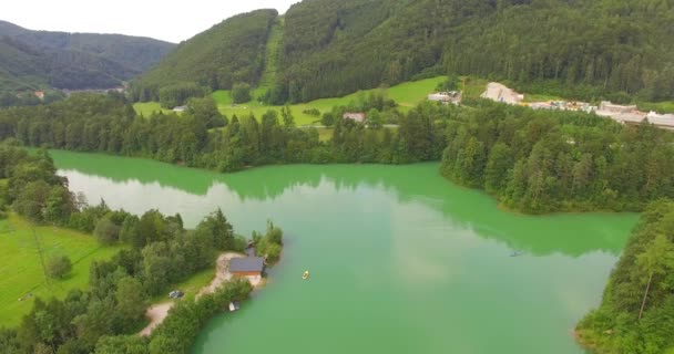 вид с воздуха озеро Клаус, Верхняя Австрия, Австрия
 - Кадры, видео