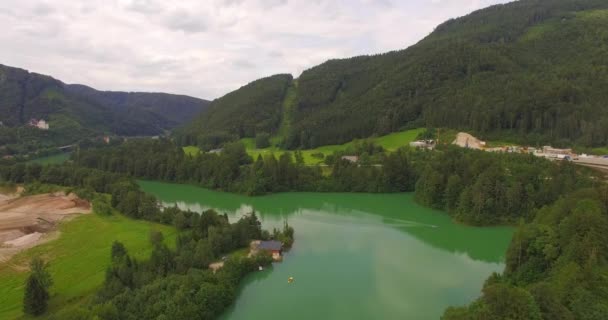 vista aérea lago Klaus, Alta Áustria, Áustria
 - Filmagem, Vídeo