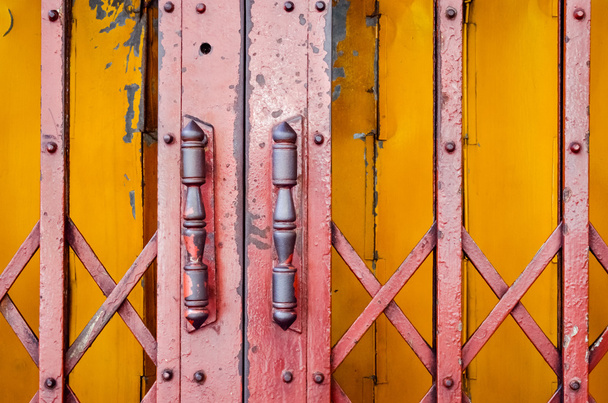 Drzwi stalowe uchwyty starych drzwi przesuwnych (drzwi, uchwyt, vintage) - Zdjęcie, obraz