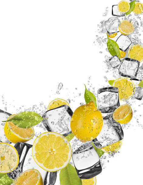 Limón en salpicadura de agua sobre fondo blanco
 - Foto, Imagen