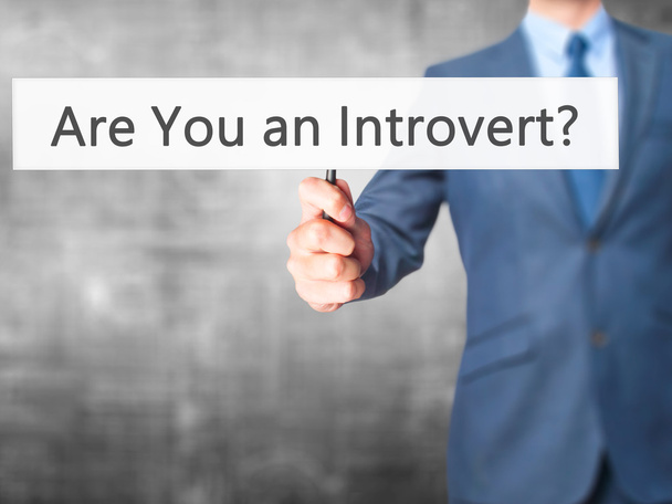 Jste Introvert? -Obchodní muž zobrazeno znaménko - Fotografie, Obrázek